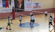 OKULLARARASI GENÇLER VOLEYBOLDA SPOR LİSESİ FARKI