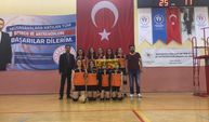 Fen Lisesi Voleybolda İl Şampiyonu