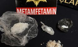 Uyuşturucu Kaçakçıları Takibe Alındı: Metamfetamin ve Terazi Ele Geçirildi
