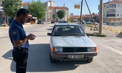 Sollamak İstediği Otomobile Çarparak Savrulan Motosiklet Sürücüsü Yaralandı