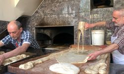 Ramazan'ın Vazgeçilmezi Tahinli Pide İçin Uzun Kuyruklar Oluştu