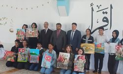 Çanakkale Zaferini Resimlerle Anlatan Öğrenciler Ödüllendirildi