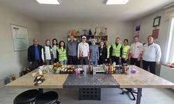 VALİ ÇİÇEKLİ’DEN YEŞİLAY’I ZİYARET