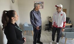 VALİ ÇİÇEKLİ’DE YEŞİLAY’I ZİYARET