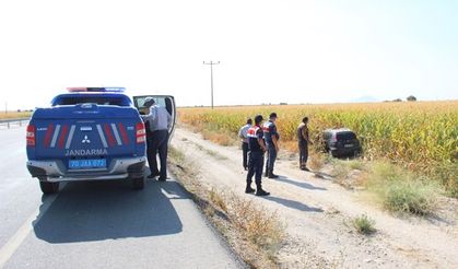 Yoldan Çıkan Otomobil Mısır Tarlasına Uçtu: 3 Yaralı