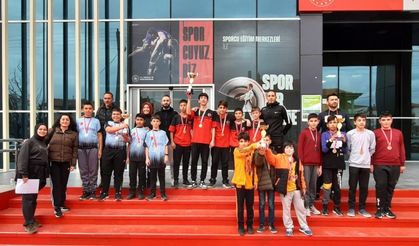 Karaman’da Yıldızlar Dart Turnuvası Düzenlendi