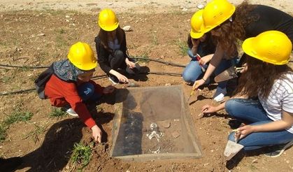 KMÜ Arkeoloji Bölümü Lise Öğrencilerine Tanıtılıyor