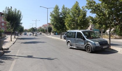 Hafif Ticari Araçla Motosiklet Çarpıştı: 1 Yaralı