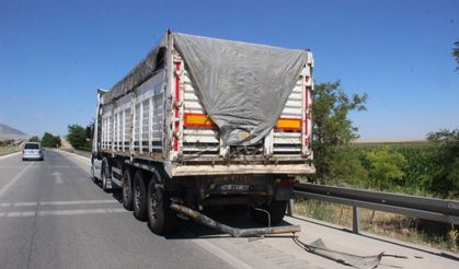 Otomobil Tıra Arkadan Çarptı! 1’i Bebek 3 Kişi Ağır Yaralandı