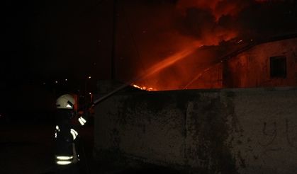 Konya’da Yangın Çıkan Evdeki Vatandaşı Yanmaktan Polis Ekipleri Kurtardı