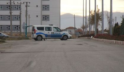 Kaldırım Üzerindeki Şüpheli Çanta Polisi Alarma Geçirdi