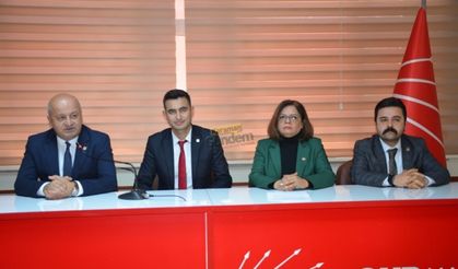 Karaman Tarihinin İlk Kadın İl Başkanı Bayrağı Teslim Aldı