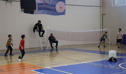 Karaman’da Cumhuriyet Kupası Badminton Turnuvası