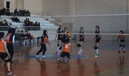 Voleybolda Gülen Taraf Spor Lisesi Oldu