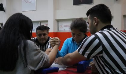 En Güçlü Bilekler Karaman’ı Temsil Edebilmek İçin Yarıştı