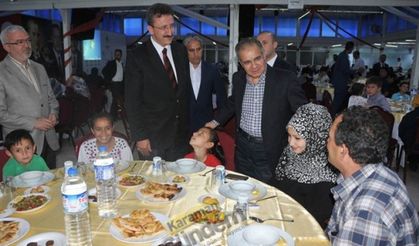 Mülteciler İftarda Bir Araya Geldi