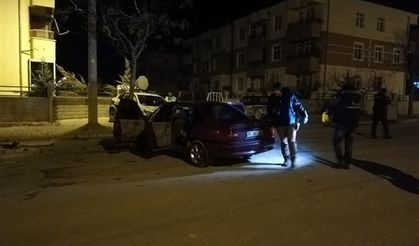 Karaman'da Alkollü Sürücü Trafik Polis Otomobile Çarptı