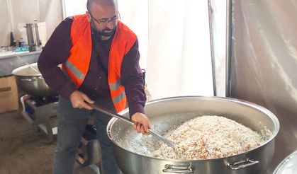 KMÜ’nün Aşevinde Bin 400 Kişiye İki Öğün Sıcak Yemek Veriliyor