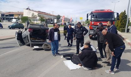 Kaldırıma Çarpan Otomobil Takla Attı: 1 Yaralı