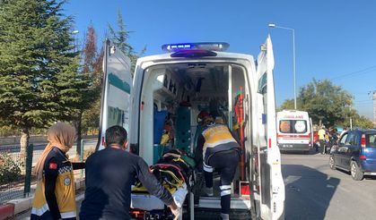Karaman’da Motosiklet Yayaya Çarptı: 2 Yaralı