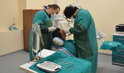 Ağız ve Diş Sağlığı Merkezinde İmplant Uygulaması Başladı
