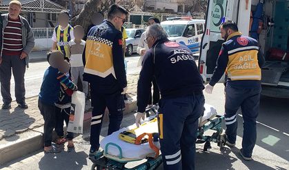 Kaza Sonrası Gözyaşına Boğulan Küçük Çocuğu Abisi Sarılarak Sakinleştirmeye Çalıştı