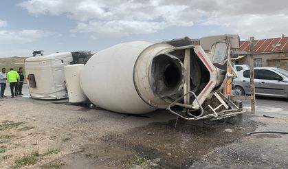 Karaman’da Beton Mikseri Devrildi: 1 Yaralı