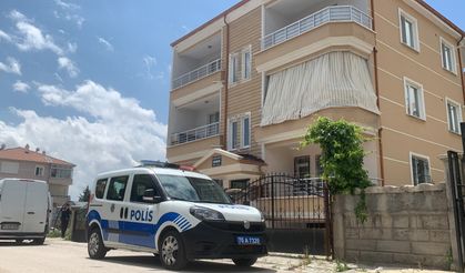 Karaman’da Balkondan Düşen 2 Yaşındaki Çocuk Ağır Yaralandı