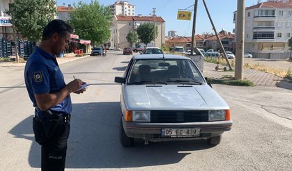 Sollamak İstediği Otomobile Çarparak Savrulan Motosiklet Sürücüsü Yaralandı