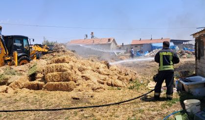 Karaman'da Çıkan Yangında 400 Saman Balyası Kül Oldu