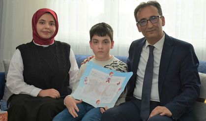 Evde Eğitim Gören Samet Göktekin’in Karne Sevinci