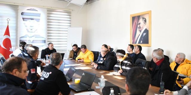 Vali Akkoyun'un Koordinatörlüğünde Arama-Kurtarma Çalışmaları Devam Ediyor