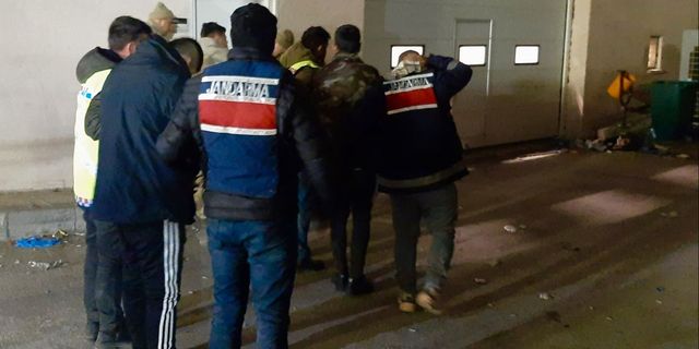Depremi Fırsata Çevirip Firar Ettiler