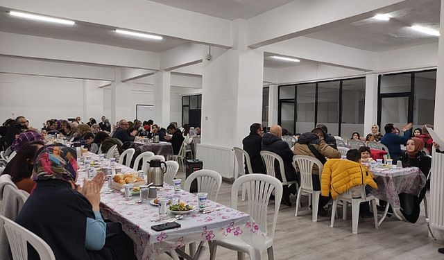 Karaman Kent Konseyi Öğrenciler Yararına Yemek Düzenledi