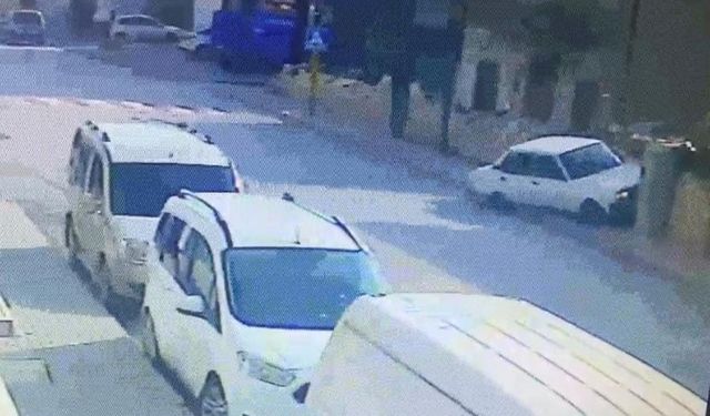 Karaman'da Otomobilin Duvara Çarpma Anı Kamerada