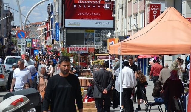 Ramazan Bayramı Heyecanı Karaman Çarşısına Yansıyor