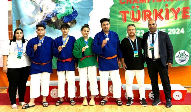 Avrupa Kuraş Şampiyonasında Karamanlı Sporcular Başarılarıyla Gururlandırdı