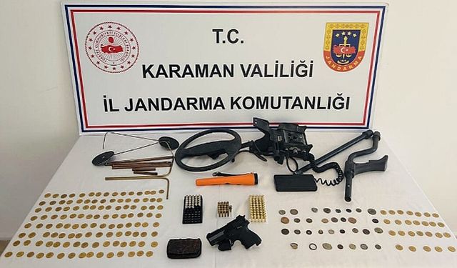 Jandarma Definecilerin Buldukları Tarihi Eserleri Satamadan Ele Geçirdi