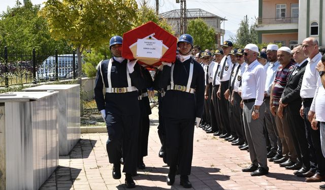 Kıbrıs Gazisi Askeri Törenle Son Yolculuğuna Uğurlandı