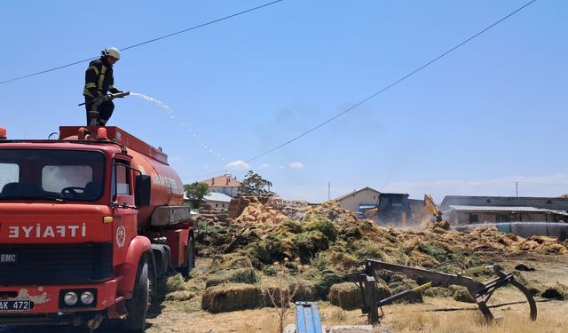 Karaman'da Çıkan Yangında 400 Saman Balyası Kül Oldu