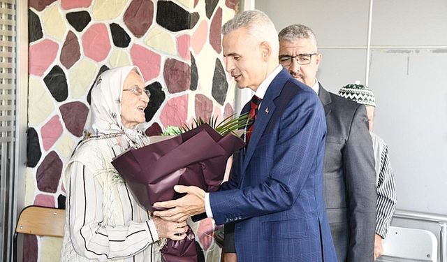 Vali Çiçekli: “Onlar Bizim Başımızın Tacı, Kıymetlilerimiz”