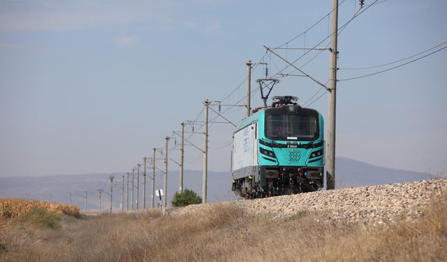 İlk Yerli ve Milli Elektrikli Ana Hat Lokomotifi 2025 Yılında Raylara İnecek