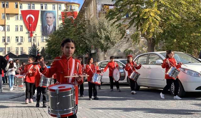 İlkokul Öğrencilerinin Bando Gösterisi Büyük Beğeni Topladı