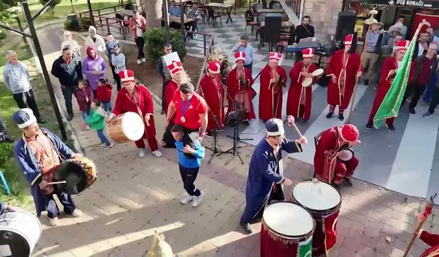 Dünya İkincisi Güreşçiye Memleketinde Coşkulu Karşılama