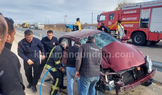 Traktör Römorkuna Çarpan Otomobil Savruldu:  4 Yaralı