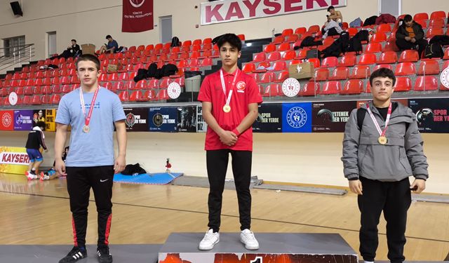 Karamanlı Sporcular Kayseri’den Başarıyla Döndü