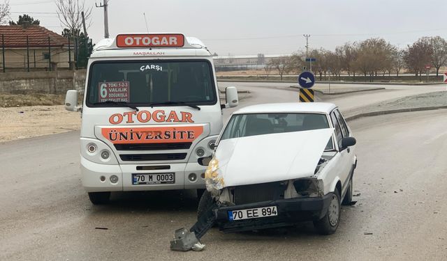 Yolcu Minibüsü İle Otomobil Çarpıştı: 1 Yaralı