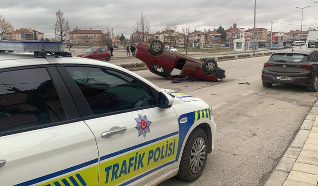 Karaman’da Takla Atan Otomobilin Sürücüsü Yaralandı