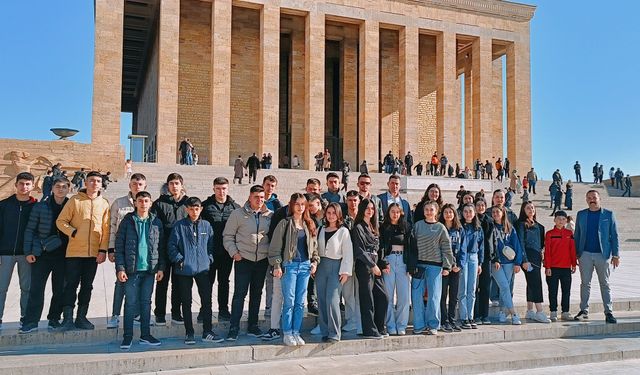 Akçaşehirli Öğrencilerin Başkent Çıkarması