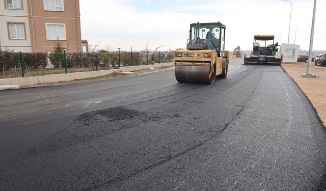 Asfalt ve Yol Çalışmaları Devam Ediyor